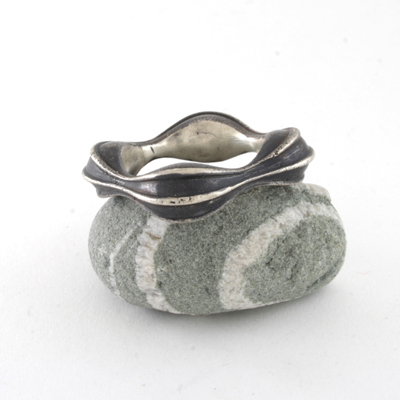 sine-curve ring